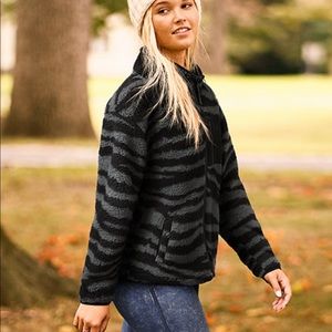NWT VS PINK LARGE ZEBRA SHERPA FULL ZIP